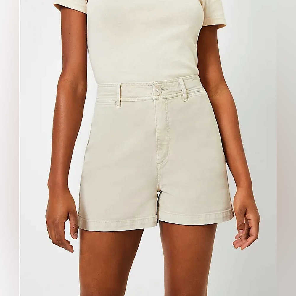 NWT! Loft Welt Pocket Denim Shorts!